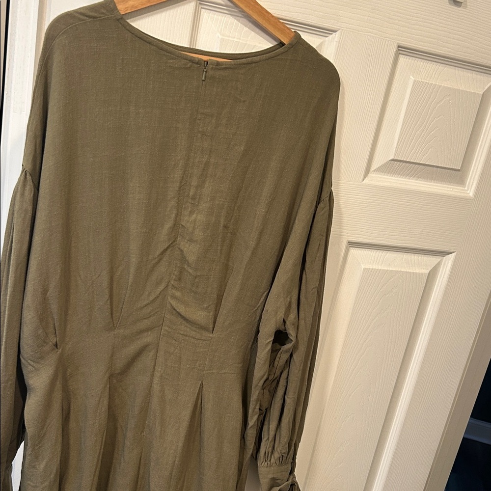 ASOS Curve Olive Green Long Sleeve Midi Dress - Picture 4 of 8
